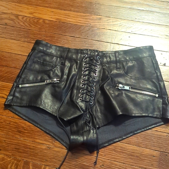 Current Mood Pants - Black current mood shorts